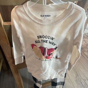 Old Navy Christmas PJ’s 12-18 month